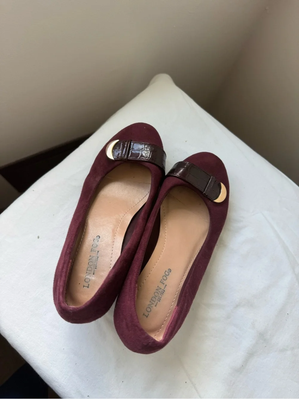 Y2K London Fog Burgundy Suede Wedge Heels Croc Embossed Pumps Size 6